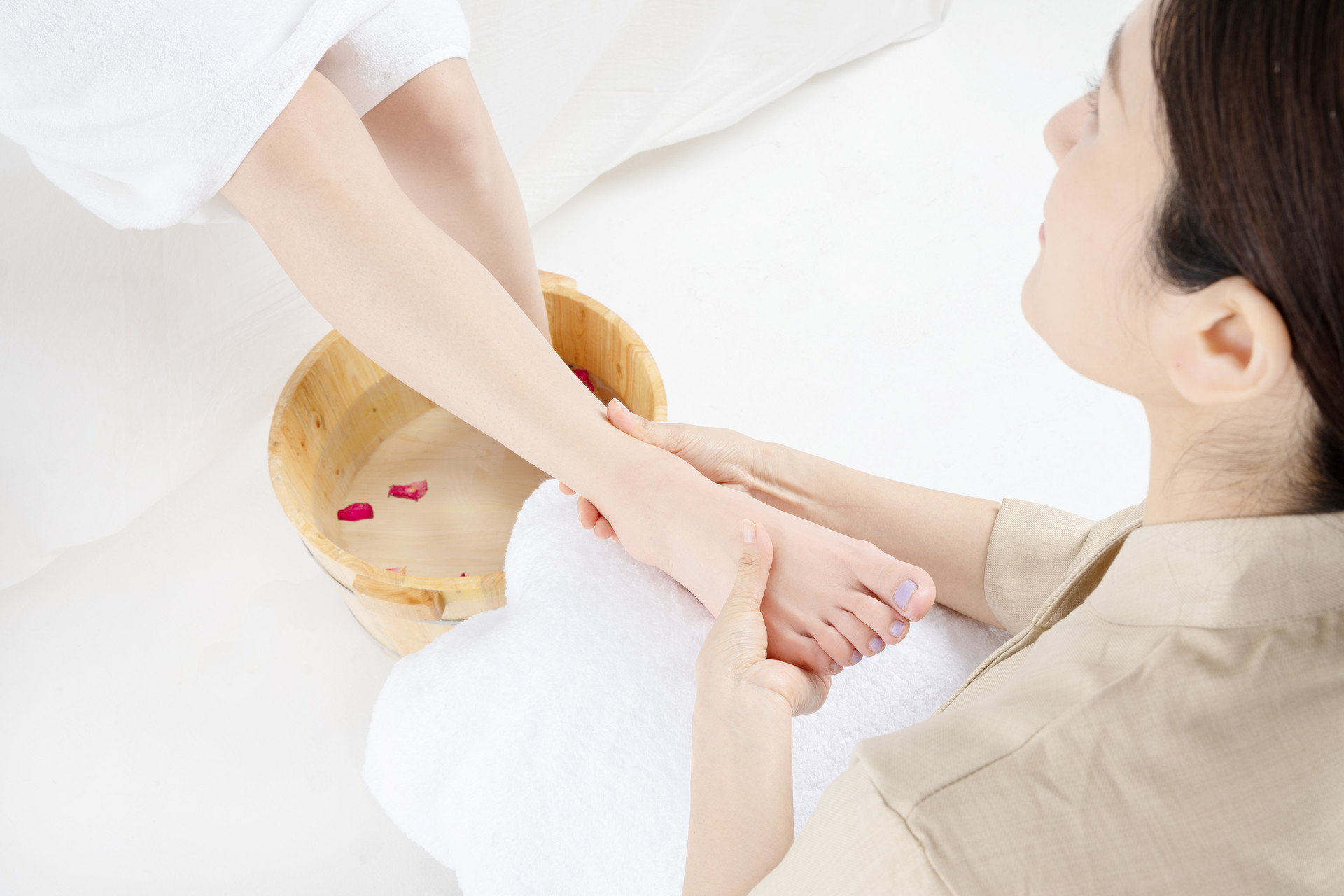 Treating Drooling in Sleep: The Taibai Point Massage Method