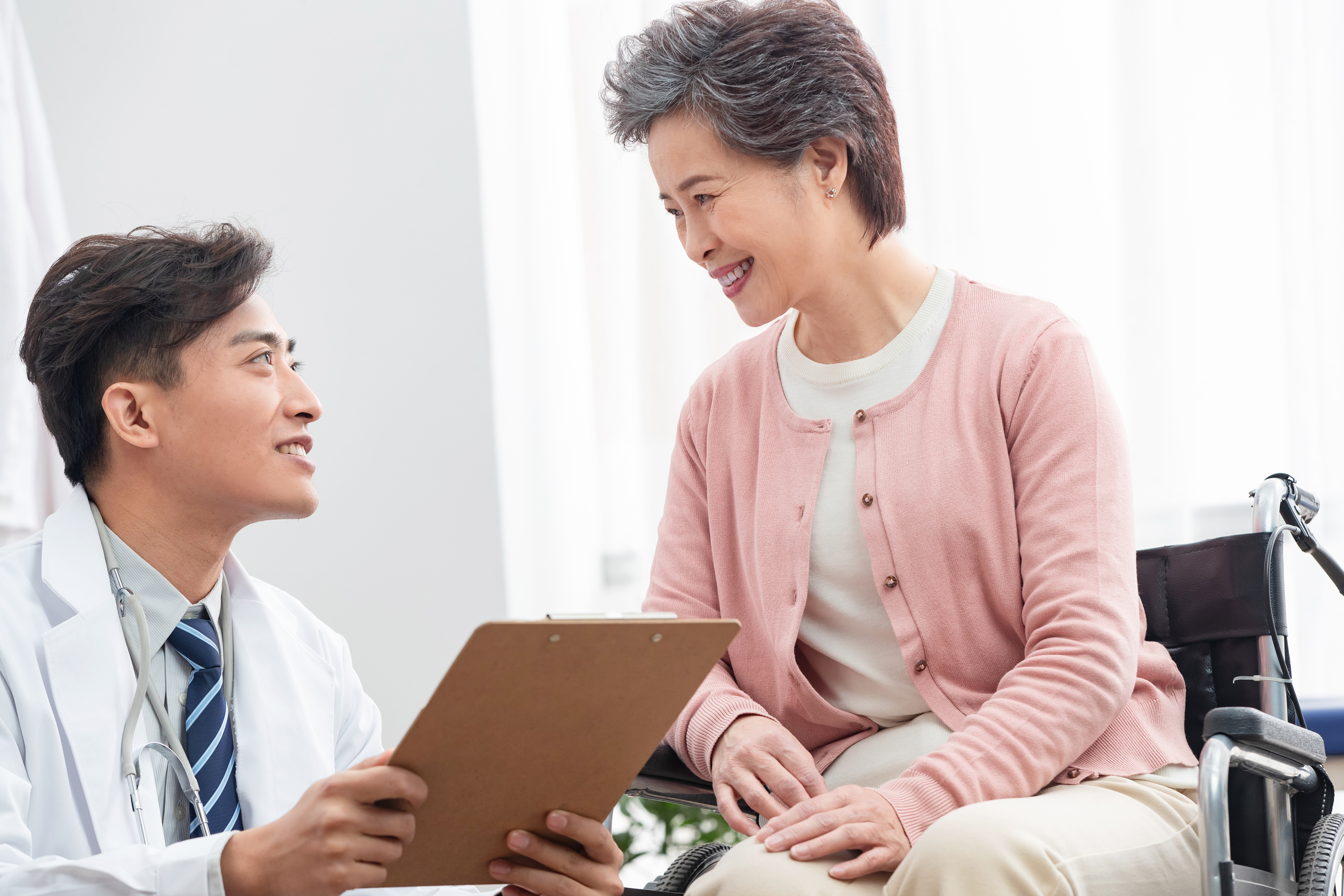 Choosing the Right Fruits: Considerations for Elderly Health and Individual Constitution